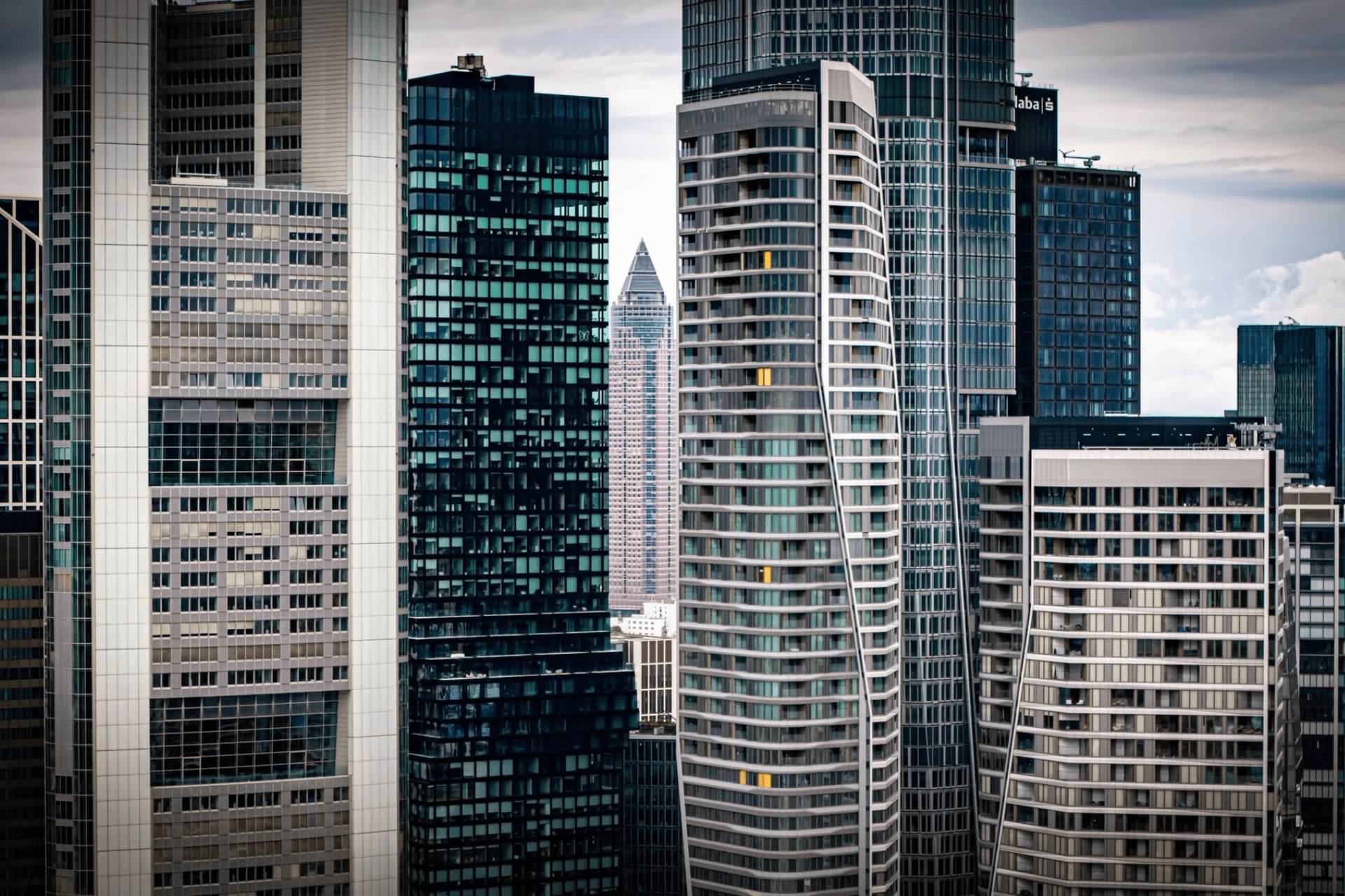 Semih's Fahrschule Frankfurt - Professionelle Fahrausbildung für alle Führerscheinklassen