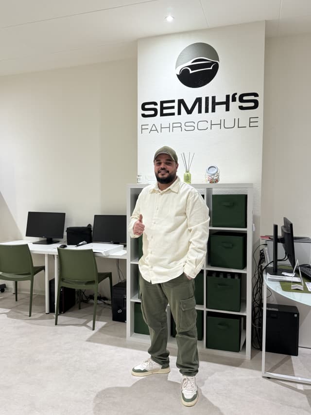 Semih - Fahrlehrer und Inhaber von Semih's Fahrschule Frankfurt
